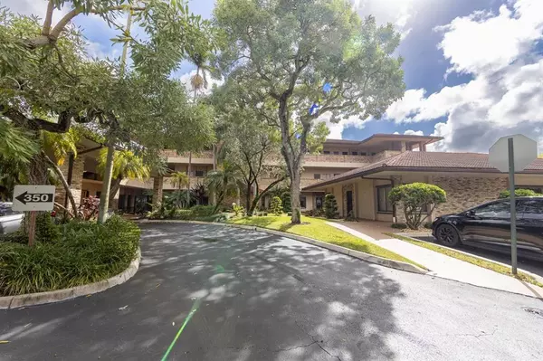 Plantation, FL 33317,300 NW 70th Ave #301