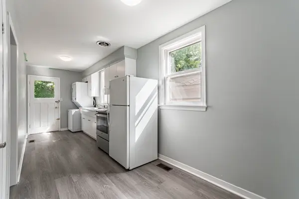 Toronto W06, ON M8V 1W1,144 Lake CRES #Main