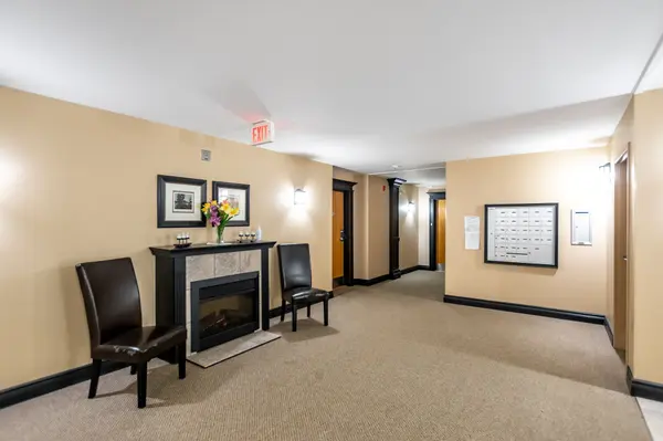 Huntsville, ON P1H 0A4,24 Dairy LN #101