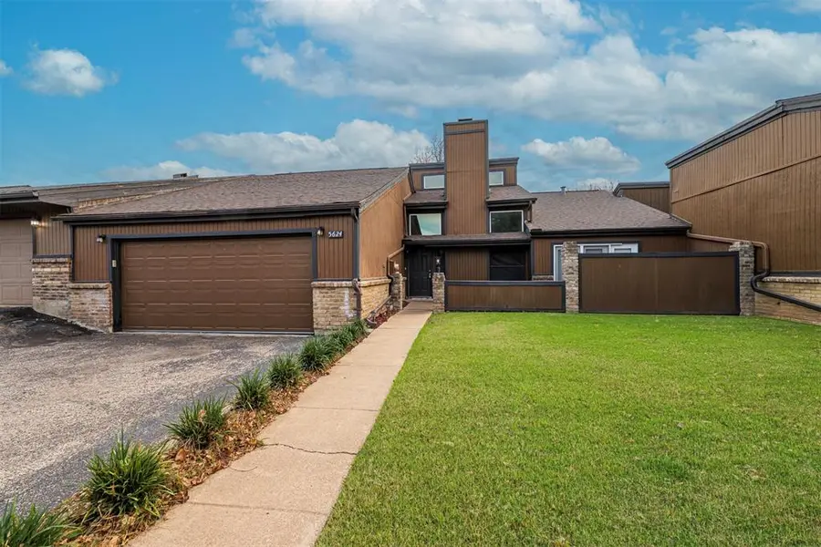 5624 Oak View Drive, Fort Worth, TX 76112