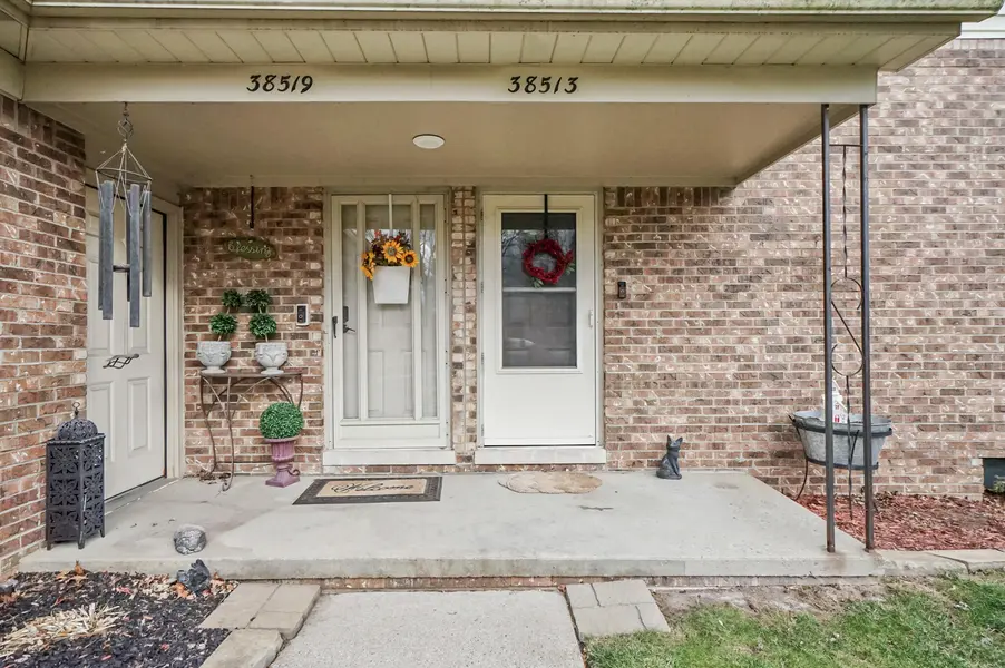 38513 Capetown CT #169, Clinton Twp, MI 48038