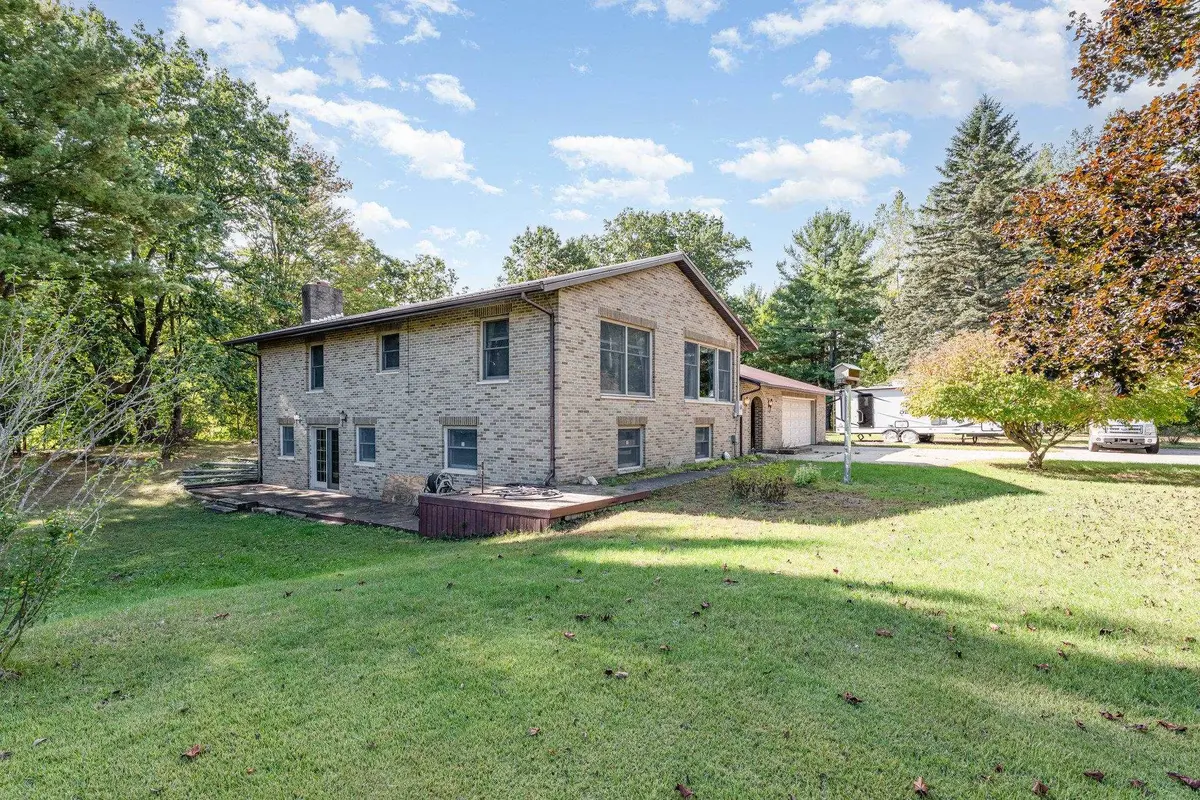 Mount Pleasant, MI 48858,9188 E River