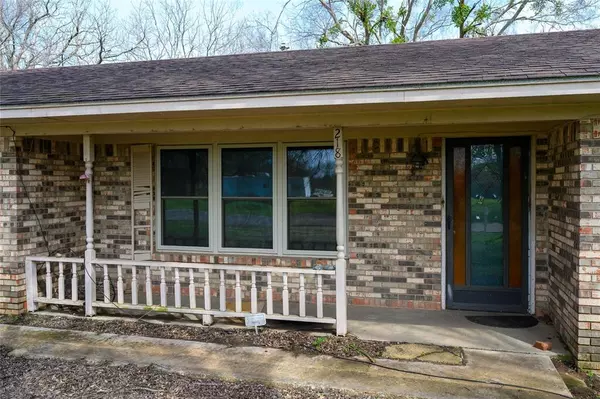 Colbert, OK 74733,210 and 218 N Collins