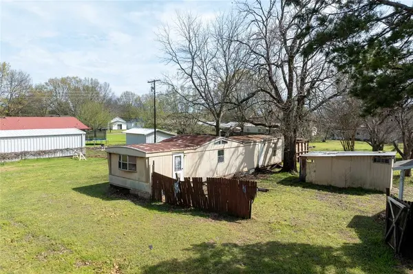 Colbert, OK 74733,210 and 218 N Collins