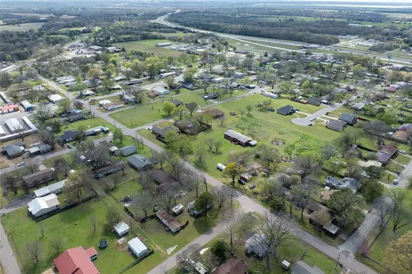 Colbert, OK 74733,210 and 218 N Collins