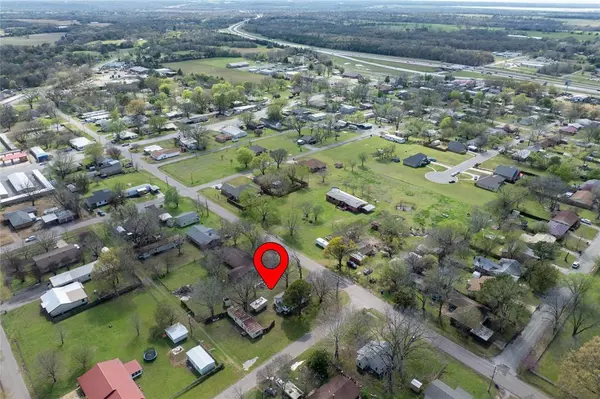 Colbert, OK 74733,210 and 218 N Collins