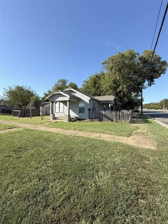 1323 Gould Avenue, Fort Worth, TX 76164