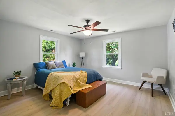 Madison Heights, VA 24572,212 main ST