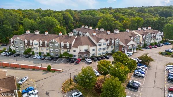 9302 Richmond Rd #302, West Milford Twp., NJ 07480