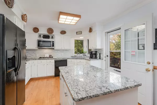 Mount Pleasant, MI 48858,9188 E River