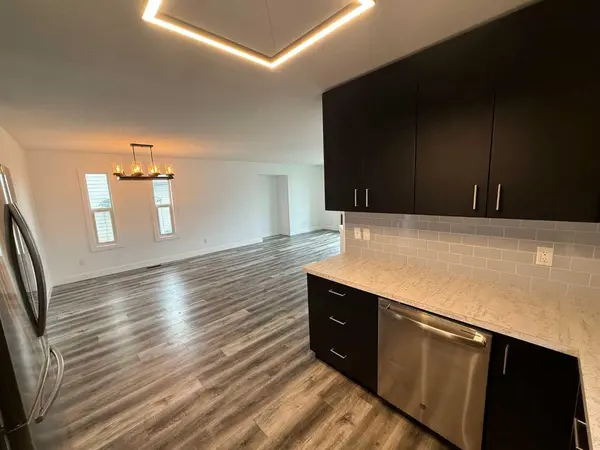 Hinton, AB T7V1Z4,117 Plante CV