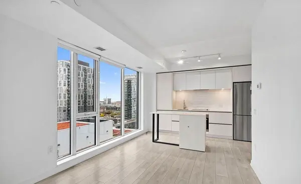 Toronto C08, ON M5A 0P8,225 Sumach ST #1611