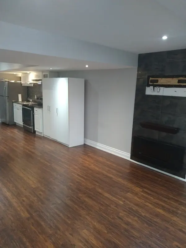 Bradford West Gwillimbury, ON L3Z 0P3,129 Matthewson AVE