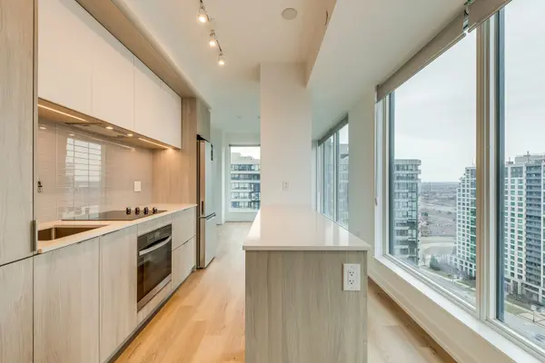 Mississauga, ON L5B 0P6,395 Square One DR #1710