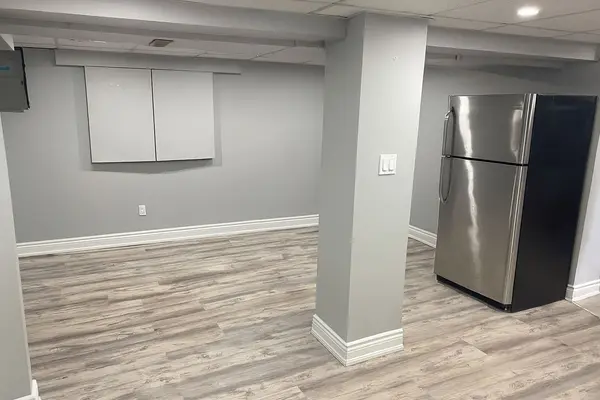 Niagara Falls, ON L2G 1V9,6954 Lundys LN #Lower