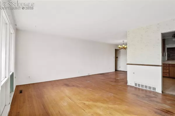 Colorado Springs, CO 80909,1522 Kingsley DR