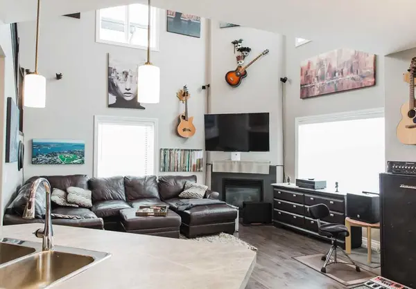 Grande Prairie, AB T8W0A4,11206 81 AVE