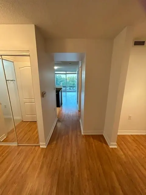 Toronto C06, ON M3H 6C6,3840 Bathurst ST #408