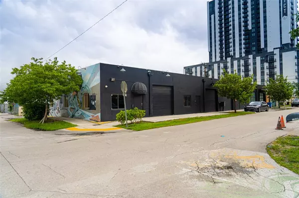 Fort Lauderdale, FL 33304,401 NE 8th St