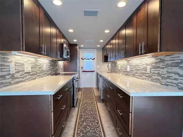 Fort Lauderdale, FL 33316,1015 SE 15th St #6D