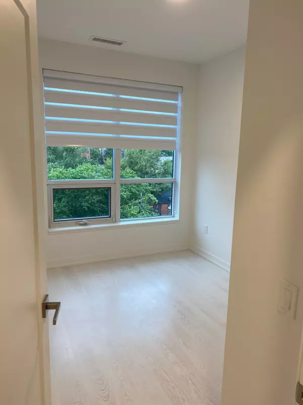 Hamilton, ON L8P 0C9,415 Main ST #714