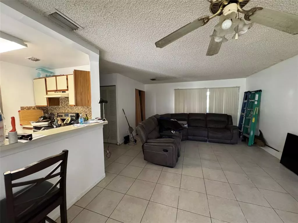 Lauderdale Lakes, FL 33309,3429 NW 44th St #102