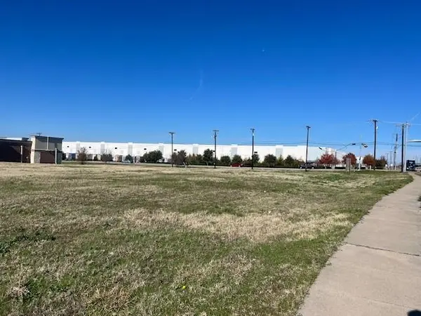 Lancaster, TX 75134,2600 W Wintergreen Road