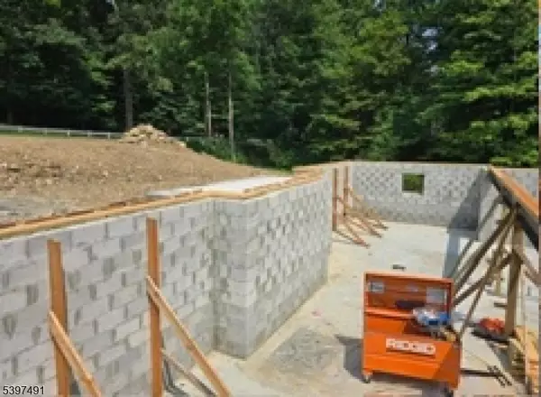 Hopatcong Boro, NJ 07849,49 Northwood Rd