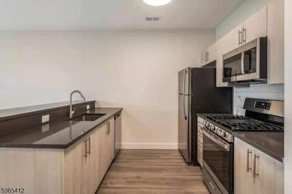 City Of Orange Twp., NJ 07050,72 S Essex Ave #305