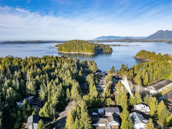 316 Leighton Way, Tofino, BC V0R 2Z0