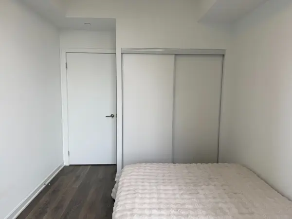 Toronto C15, ON M2J 0H4,38 Forest Manor RD #811