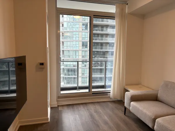 Toronto C15, ON M2J 0H4,38 Forest Manor RD #811