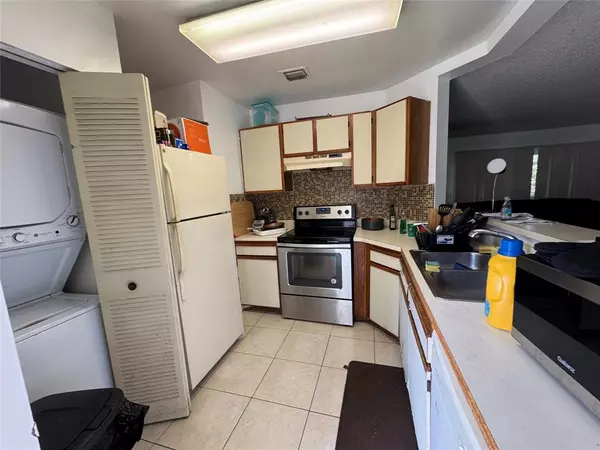 Lauderdale Lakes, FL 33309,3429 NW 44th St #102