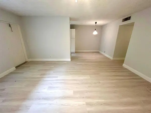 Coral Springs, FL 33065,8704 NW 35Th ST #204