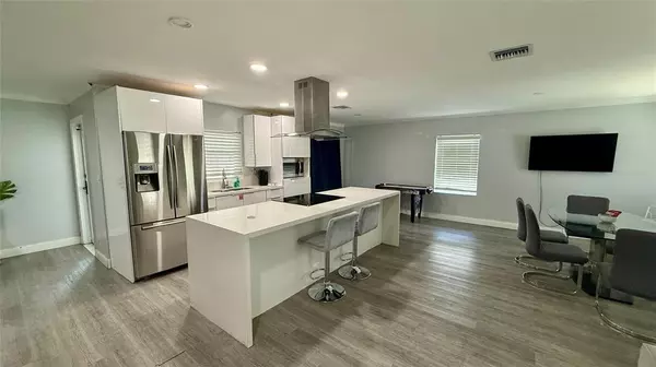 8231 SW 9th St, North Lauderdale, FL 33068