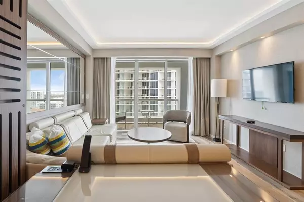 Fort Lauderdale, FL 33304,551 N Fort Lauderdale Beach #H906