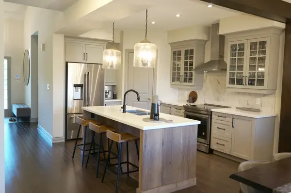 107 Beacon DR, Blue Mountains, ON N0H 2P0