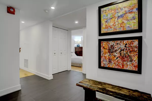 New Edinburgh - Lindenlea, ON K1M 1W5,320 Crichton ST #202