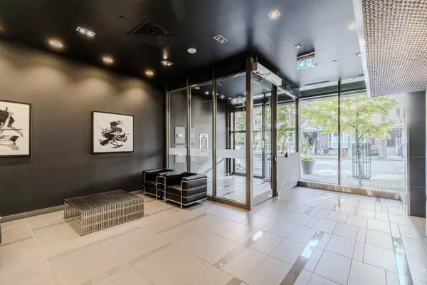 Ottawa Centre, ON K1R 0C1,224 LYON ST N #1308