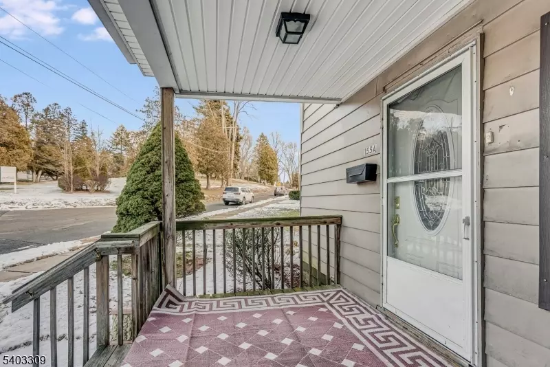 155 Main St, Newton Town, NJ 07860