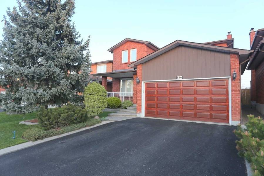 886 Wetherby LN, Mississauga, ON L4W 4S8