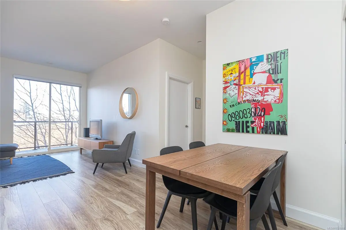 Victoria, BC V8W 1N5,595 Pandora Ave #316