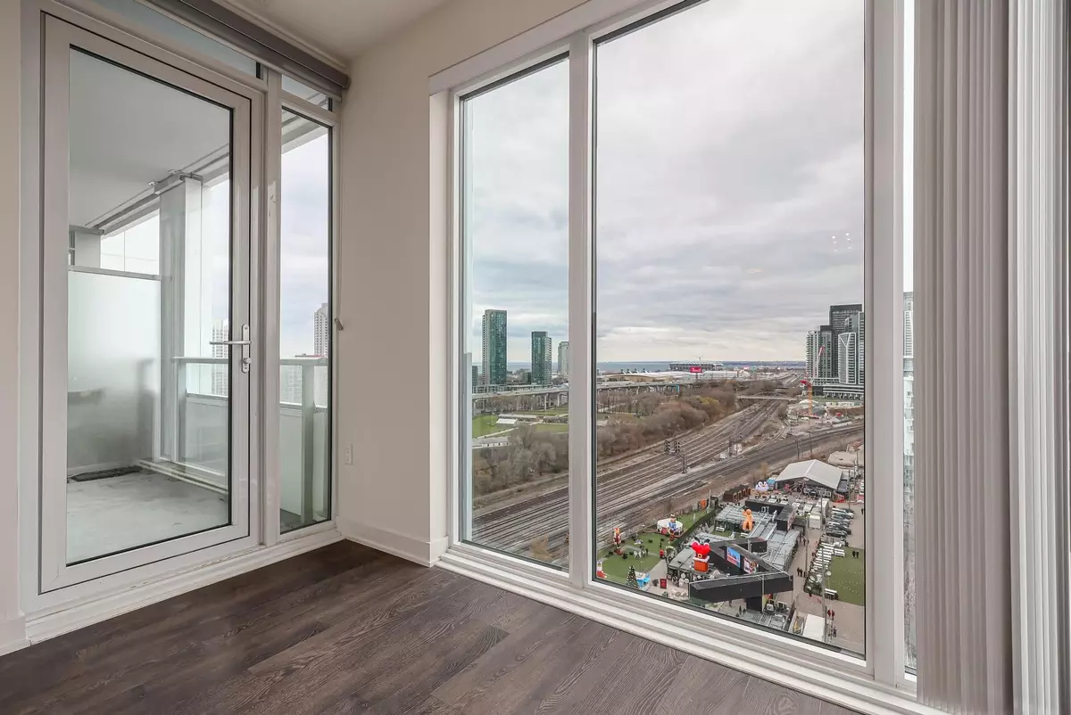 Toronto C01, ON M5V 0R1,27 Bathurst ST #1508W