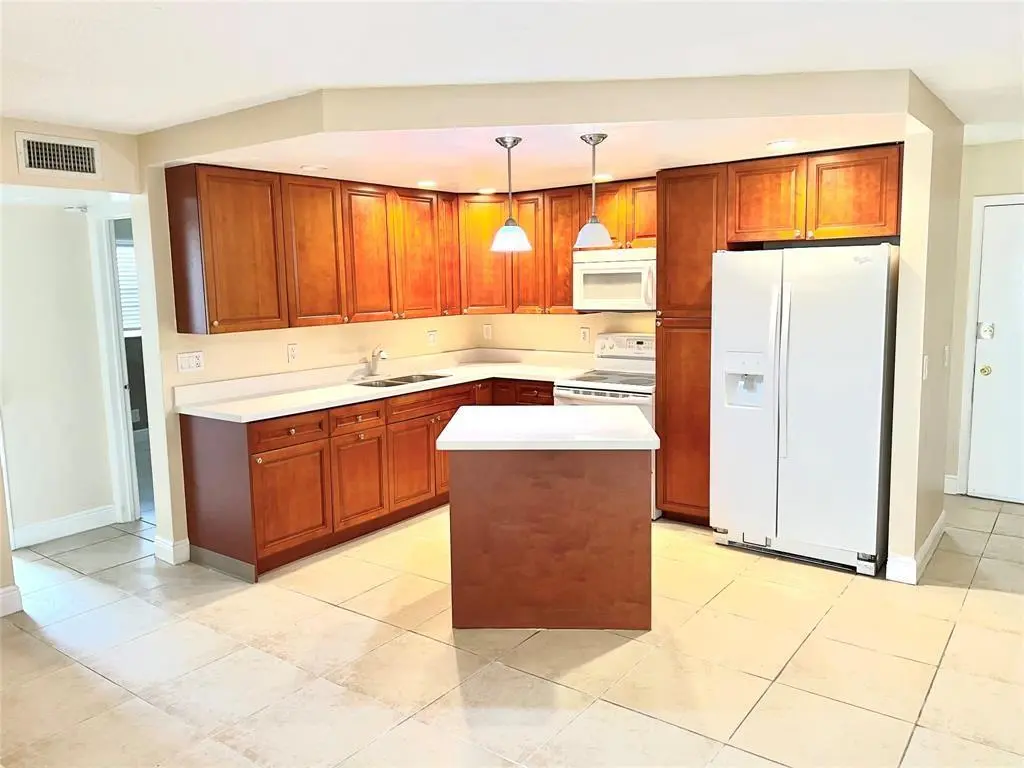 Tamarac, FL 33319,4425 Treehouse Ln #A