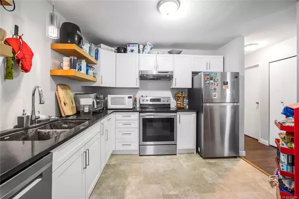 Nanaimo, BC V9T 5T3,3185 Barons Rd #315