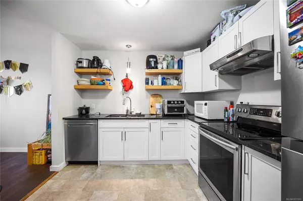 Nanaimo, BC V9T 5T3,3185 Barons Rd #315