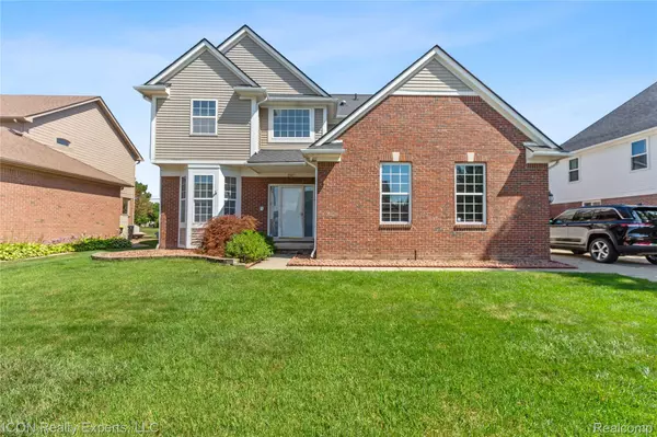 Macomb, MI 48044,21377 Waverly DR