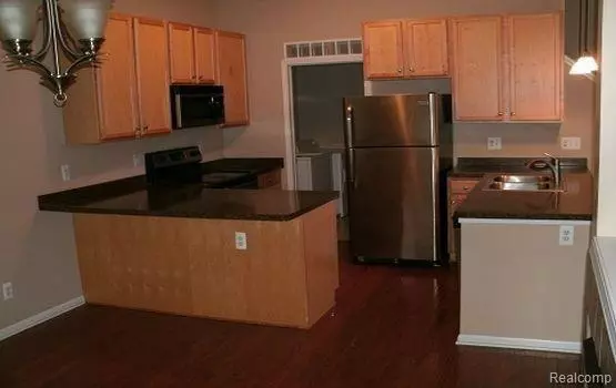 Walled Lake, MI 48390,579 N Pontiac TRL