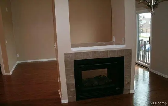 Walled Lake, MI 48390,579 N Pontiac TRL