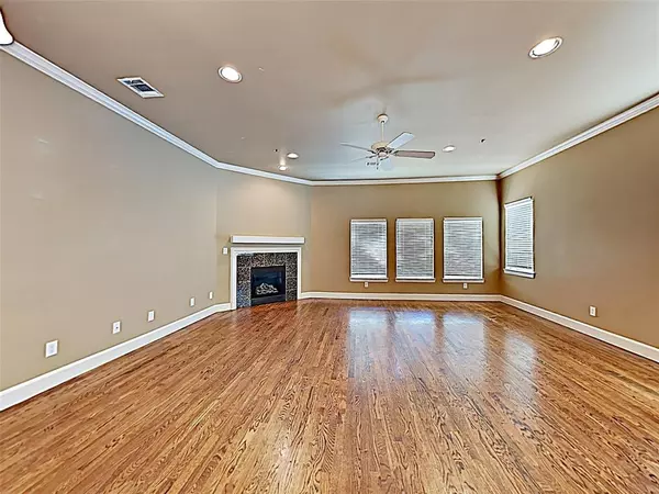 Fort Worth, TX 76109,2821 Parmer Avenue #125